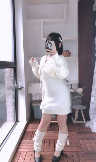 椎名由奈女教师