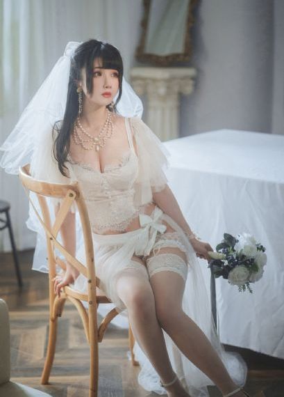 日韩美女乱淫aaa高清视频