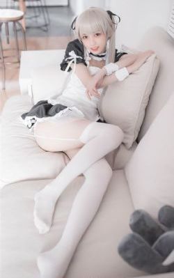 年轻的丝袜老师