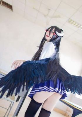 两乳房又高又大